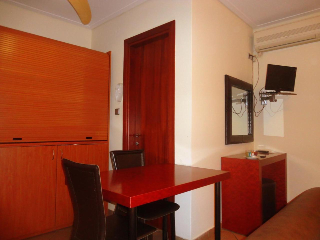 Lirio Guest House Makrakomi Экстерьер фото