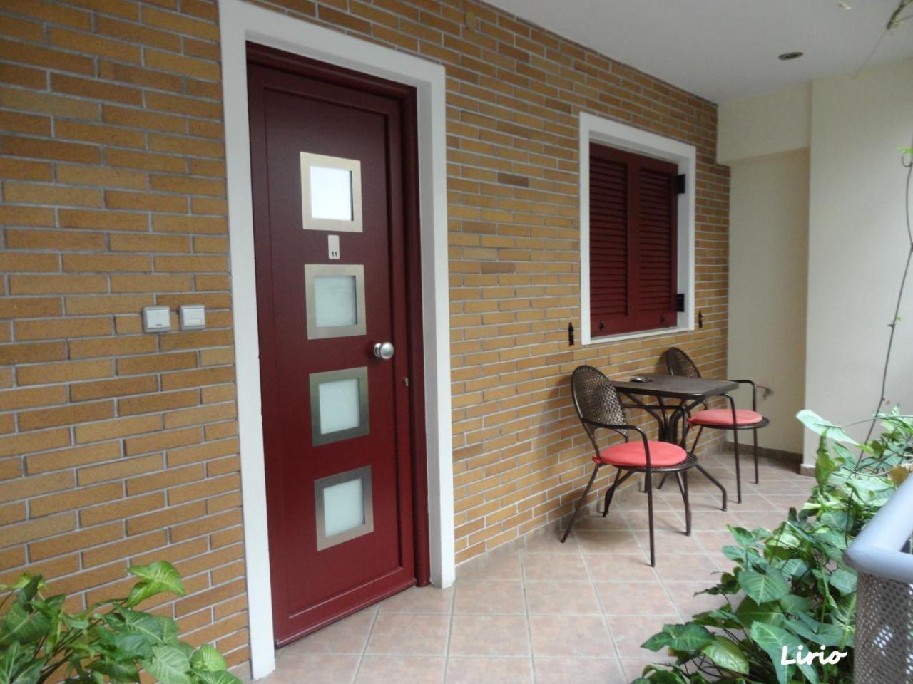 Lirio Guest House Makrakomi Экстерьер фото