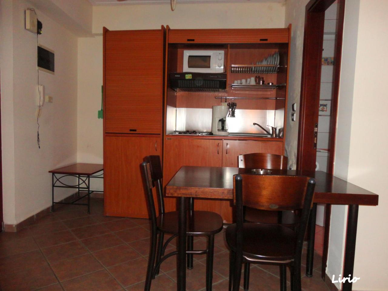 Lirio Guest House Makrakomi Экстерьер фото