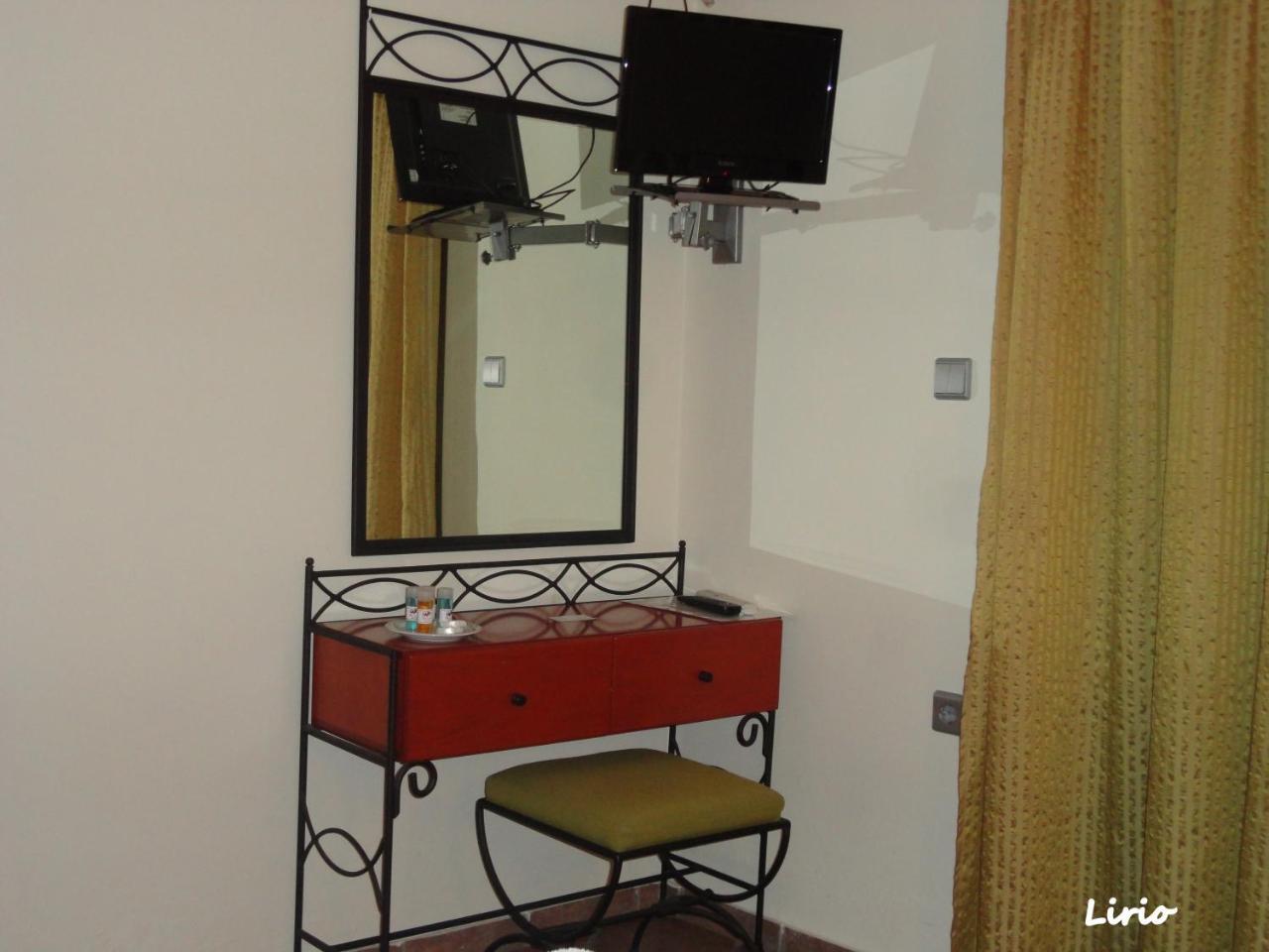 Lirio Guest House Makrakomi Экстерьер фото