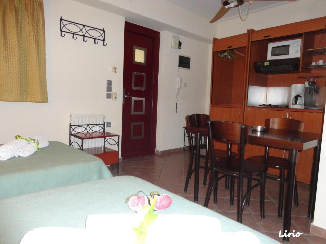 Lirio Guest House Makrakomi Экстерьер фото